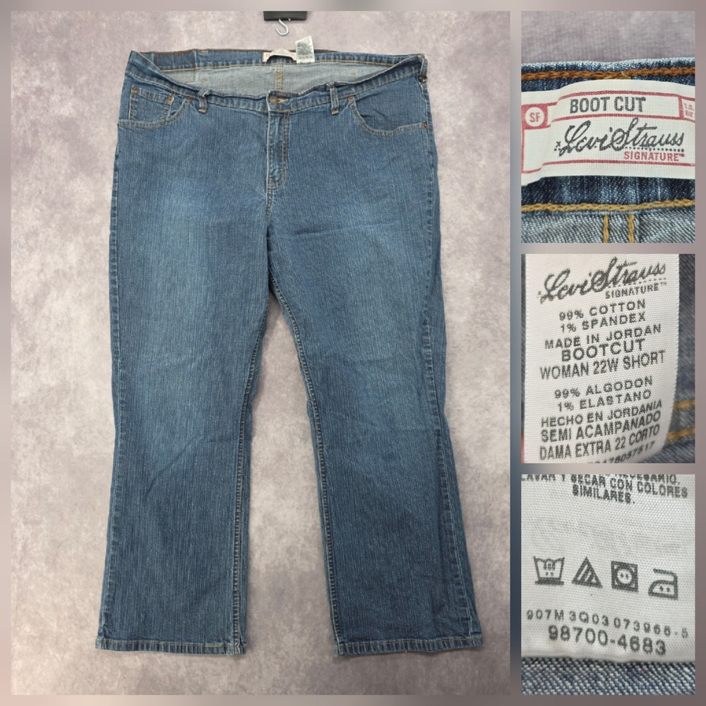 Vintage Levi Strauss Signature Womens Bootcut Jeans 22W Short Medium Wash Denim